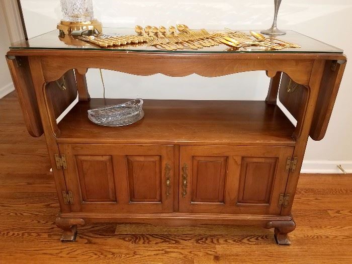 Sideboard server that is finished on both sides!