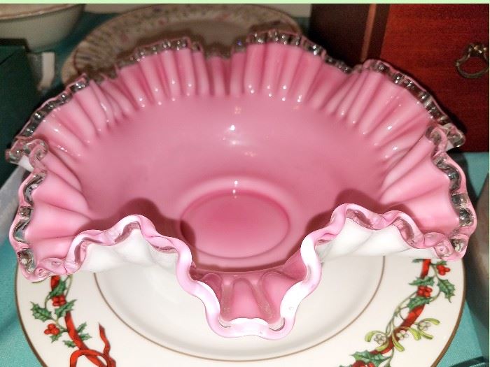 Ruffled pink glass bowl