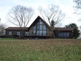 This 5000 square foot custom-made home is in the heart of Amish country!