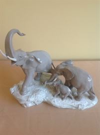 Large Lladro elephant group 16x14