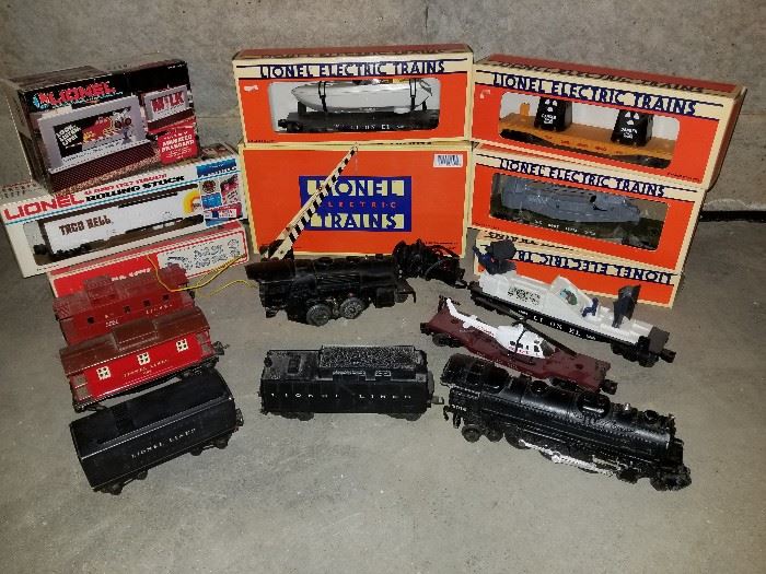 Lionel electric train cars