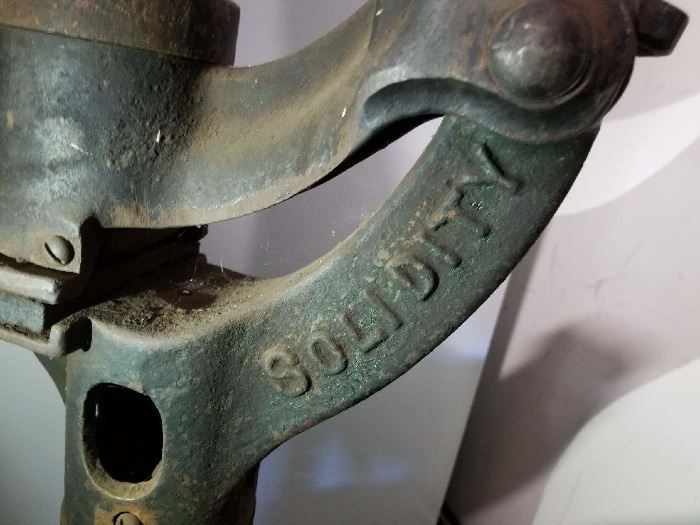 vintage tool Solidity