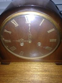 Vintage mantel clock