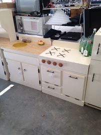 Vintage four-piece kitchen (hutch, sink, stove, refrigerator)