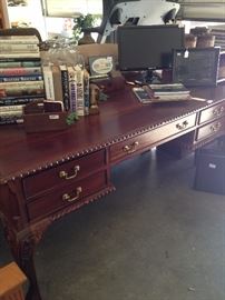 Large five-drawer desk; assortment of aviation books