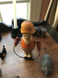 Antique wind up little orphan Annie 
