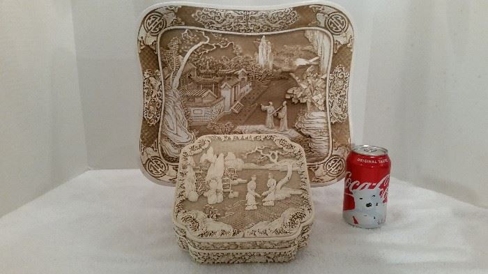 Rear:  Beautiful serving tray in resin appliqué with Oriental motif;
Front:  Trinket box, as above.