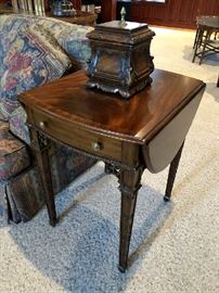 Maitland-Smith Flamed Mahogany Pembroke Chippendale Style Dropleaf End Table