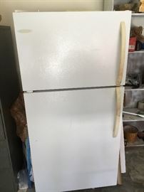 Frigidaire small fridge/freezer