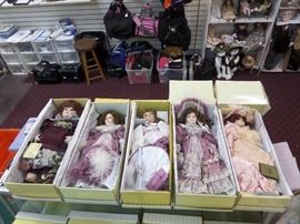 American Classic - Loyd Middleton - Mattel - Seymour Mann - Chatty Cathy - Cabbage Patch - Lauren Elizabeth & many other dolls