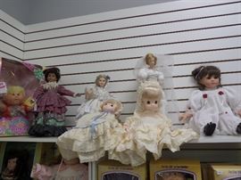 American Classic - Loyd Middleton - Mattel - Seymour Mann - Chatty Cathy - Cabbage Patch - Lauren Elizabeth & many other dolls