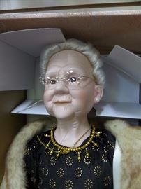 American Classic - Loyd Middleton - Mattel - Seymour Mann - Chatty Cathy - Cabbage Patch - Lauren Elizabeth & many other dolls