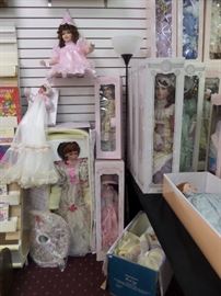 American Classic - Loyd Middleton - Mattel - Seymour Mann - Chatty Cathy - Cabbage Patch - Lauren Elizabeth & many other dolls