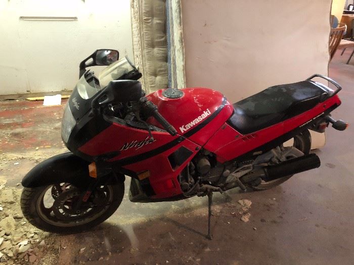 1989 Ninja 750R motorcycle. Less than 11,000 miles.   $2,500.