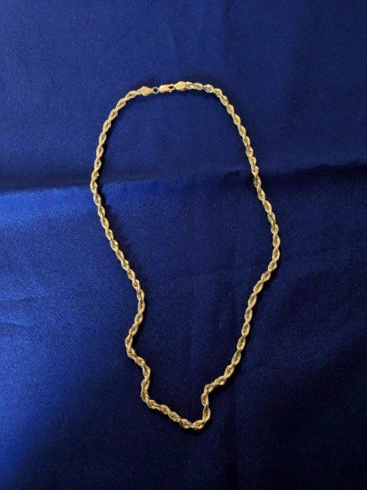 18 in. 14 kt. gold chain necklace 

