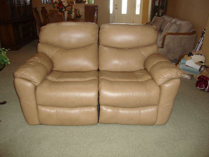 Matching Love Seat,double recliners, electric