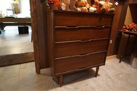 Mid century chest of drawers