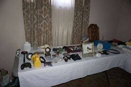 Display  box for, miscellaneous household items and linens