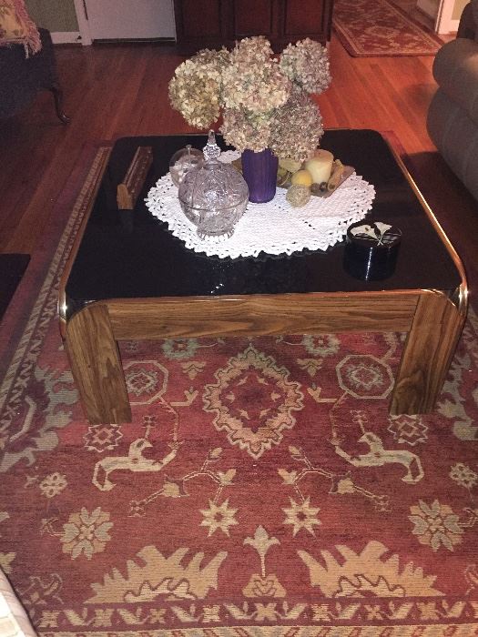 Mid century coffee table, good quality area rug