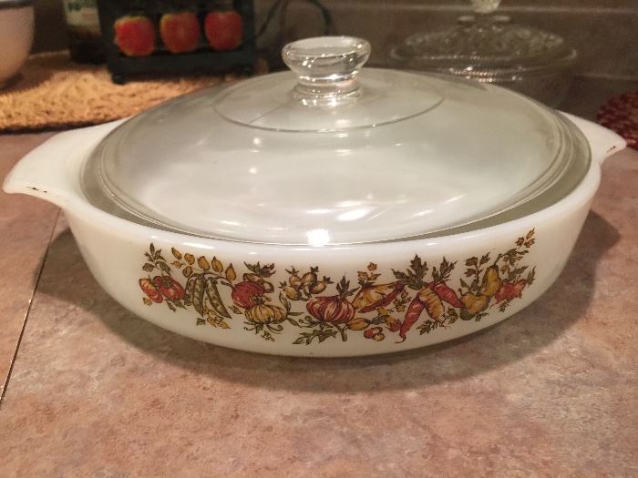 Collectible Pyrex cookwear with lids