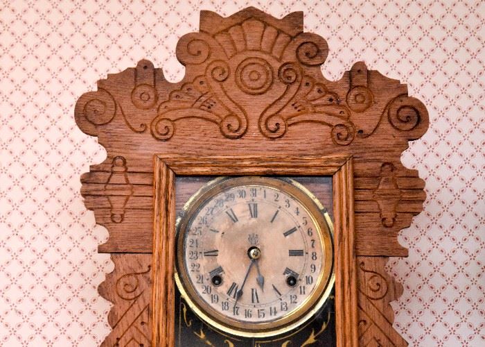 BUY IT NOW! Lot # 100, Hand Carved Wood 31 Day Shelf / Mantle Gingerbread Clock, $200