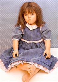 BUY IT NOW! Lot #160, Annette Himstedt Doll (Friederike), The World Child Collection.  (Comes w/ original box & shipper), $225
