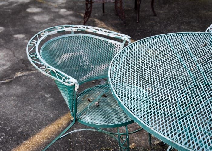 BUY IT NOW! Lot #206, Green Wrought Iron Garden / Patio Dining Table & Chairs Set, $80