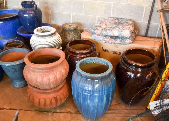 Large Glazed Garden Pots & Terra Cotta Planters