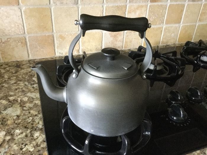 Vintage Caphalon tea pot