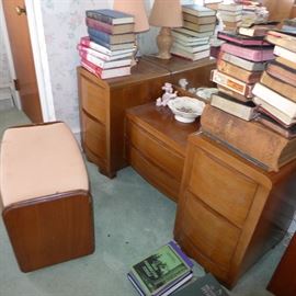mid century bedroom vanity with mirror and bench