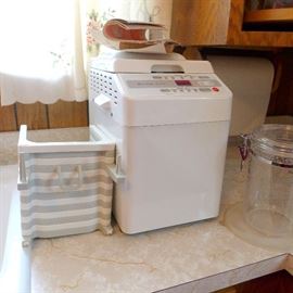 Hitachi Bread maker - great condition - complete