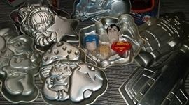 100+ Wilton cake pans