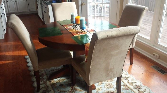 Dining Table with 4 Fabric Chairs 