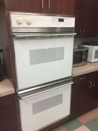 Large Whirlpool oven