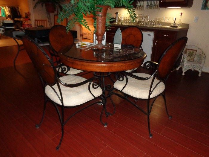 HOOKER TABLE WITH CHAIRS