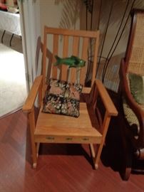 ROCKING CHAIR