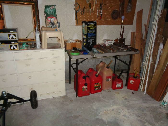 GARAGE ITEMS AND TOOLS