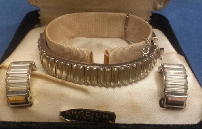 Rhodium bracelet and earrings