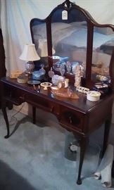 Dresser with Queen Anne legs