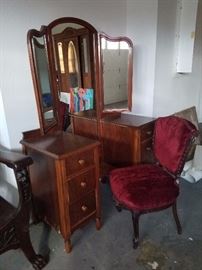 Triple mirror dressing table and chair