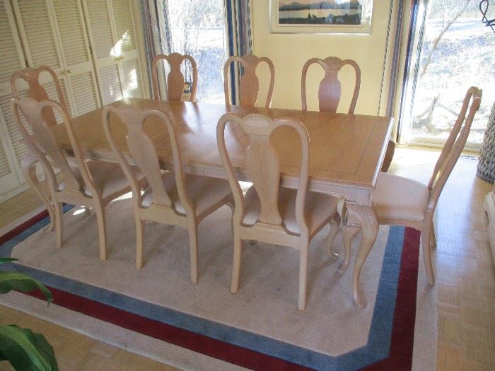 Bernhardt dining set with 8 dining chairs & two 18” leaves 