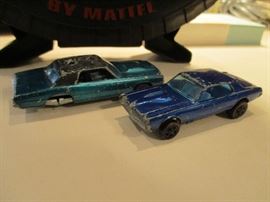 1967 Hot Wheels Rally case in very good condition. Comes with a 1967 Redline Custom Bird & 1967 Custom Cougar