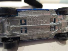 1967 Hot Wheels Rally case in very good condition. Comes with a 1967 Redline Custom Bird & 1967 Custom Cougar