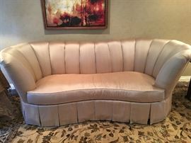 MARGE CARSON  SOFA 
**PRESELLING