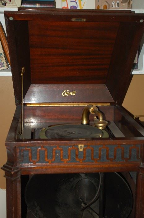 Antique Edison Model 250 Diamond Disc Phonograph - this beautiful piece is operational!
