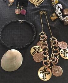 Nice Fashion Jewelry ~ Necklace, Bracelet, Earrings, Pendants