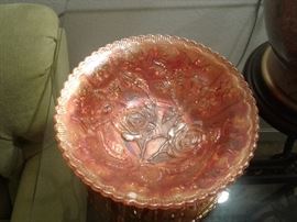 Lovely vintage collectible carnival glass bowl.