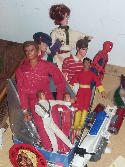 Action Figures-Evel Knieval, 6 Million Dollar Man, and their posse!