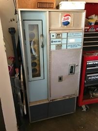 Vintage Pepsi Soda Machine