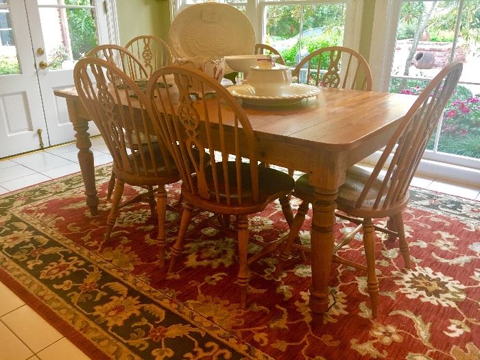 Ethan Allen Table, Farmhouse Pine. Includes 1 arm chair and 6 side chairs.